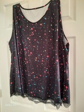 Women's Black Star Print Lace-Hem Tank Top